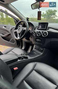 Хэтчбек Mercedes-Benz B-Class 2014 в 