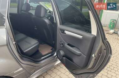 Хэтчбек Mercedes-Benz B-Class 2009 в 