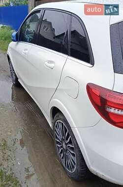 Хэтчбек Mercedes-Benz B-Class 2015 в 