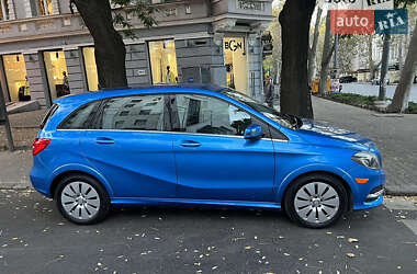 Хэтчбек Mercedes-Benz B-Class 2014 в 