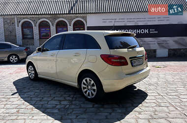 Хэтчбек Mercedes-Benz B-Class 2014 в 