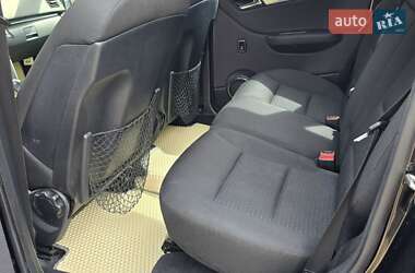 Хетчбек Mercedes-Benz B-Class 2011 в 