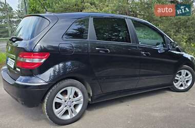 Хетчбек Mercedes-Benz B-Class 2011 в 