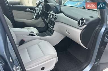 Хэтчбек Mercedes-Benz B-Class 2015 в 