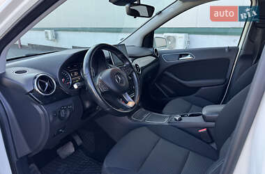 Хэтчбек Mercedes-Benz B-Class 2015 в 