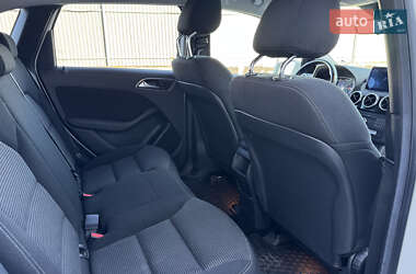 Хэтчбек Mercedes-Benz B-Class 2015 в 