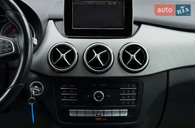 Хэтчбек Mercedes-Benz B-Class 2015 в 
