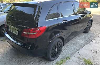 Хэтчбек Mercedes-Benz B-Class 2014 в 