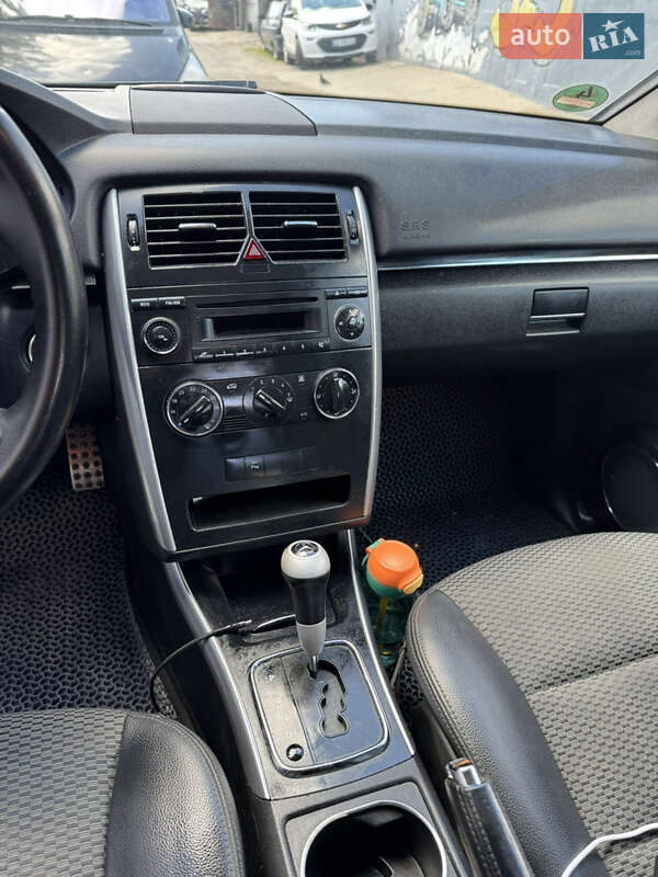 Хетчбек Mercedes-Benz B-Class 2008 в Чернівцях фото 8 Хетчбек Mercedes-Benz B-Class 2008 в Чернівцях