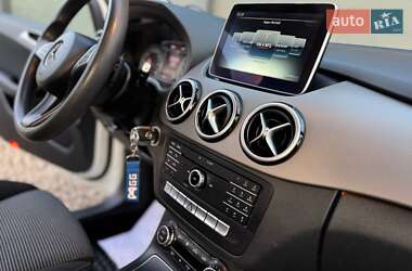 Хэтчбек Mercedes-Benz B-Class 2015 в 