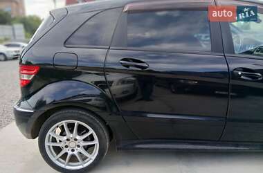 Хетчбек Mercedes-Benz B-Class 2011 в 
