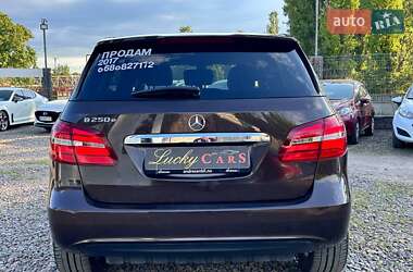 Хетчбек Mercedes-Benz B-Class 2017 в 