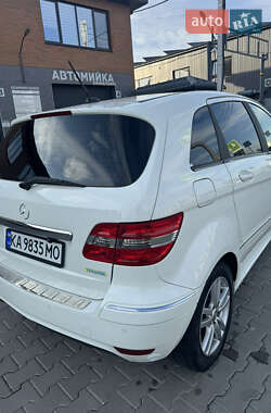 Хетчбек Mercedes-Benz B-Class 2010 в 