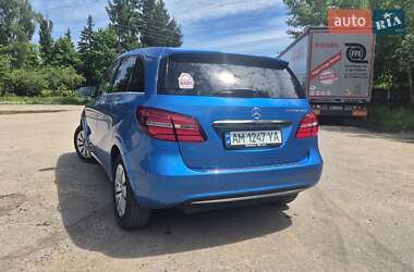 Хэтчбек Mercedes-Benz B-Class 2015 в 