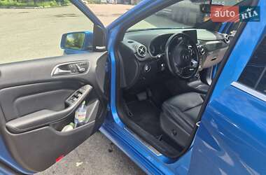Хэтчбек Mercedes-Benz B-Class 2015 в 