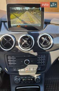 Хэтчбек Mercedes-Benz B-Class 2017 в 