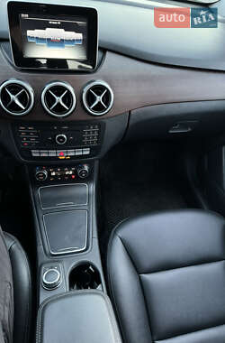 Хэтчбек Mercedes-Benz B-Class 2015 в 