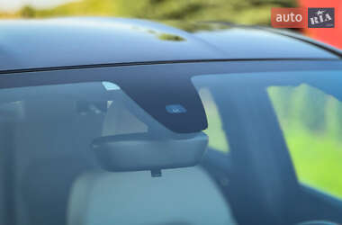 Хэтчбек Mercedes-Benz B-Class 2015 в 