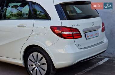 Хэтчбек Mercedes-Benz B-Class 2015 в 