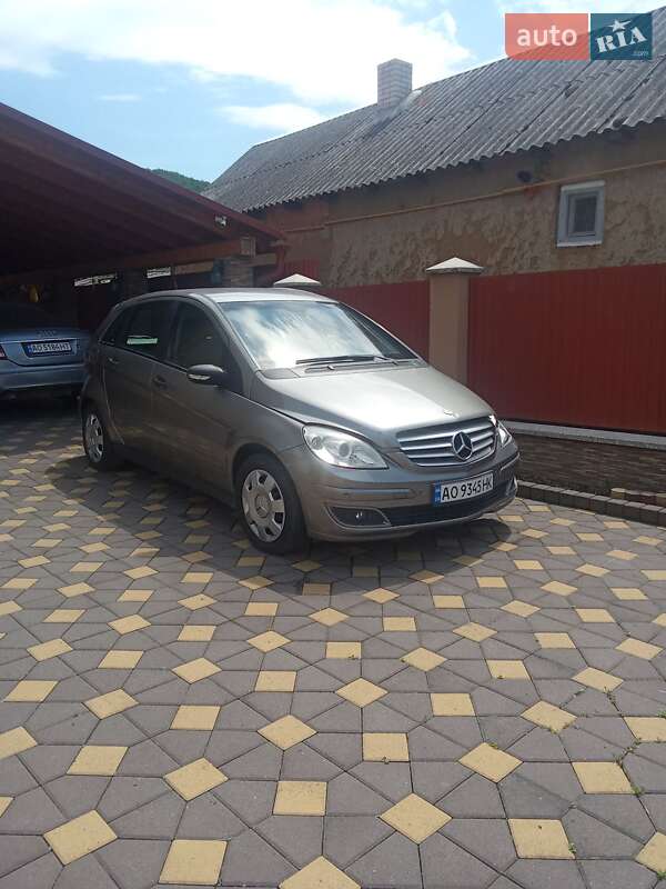 Хэтчбек Mercedes-Benz B-Class 2006 в 