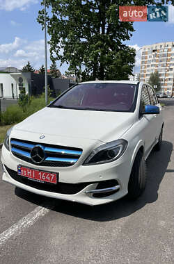 Хэтчбек Mercedes-Benz B-Class 2015 в 