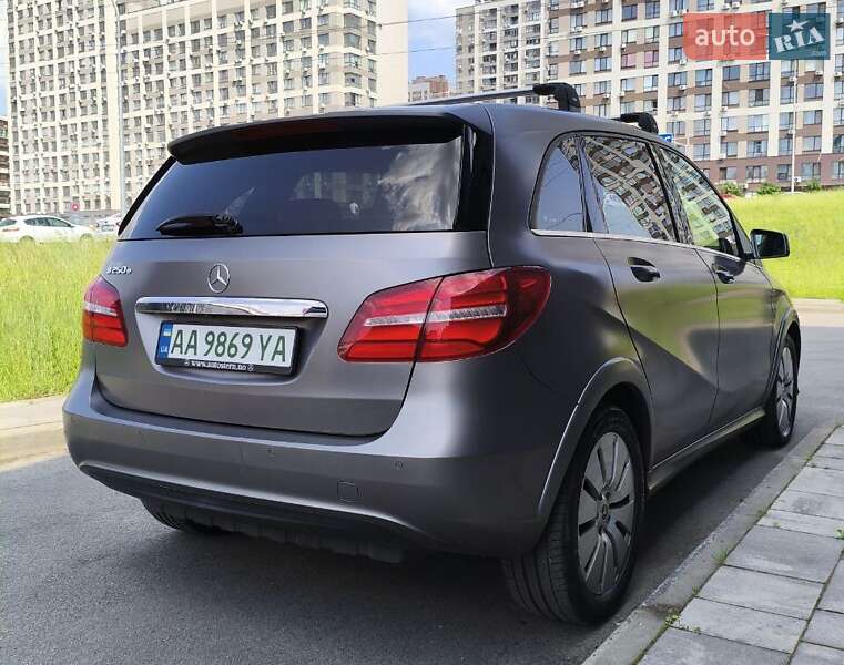Хэтчбек Mercedes-Benz B-Class 2017 в Киеве