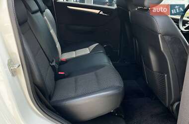 Хэтчбек Mercedes-Benz B-Class 2011 в 