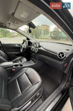 Хэтчбек Mercedes-Benz B-Class 2014 в 