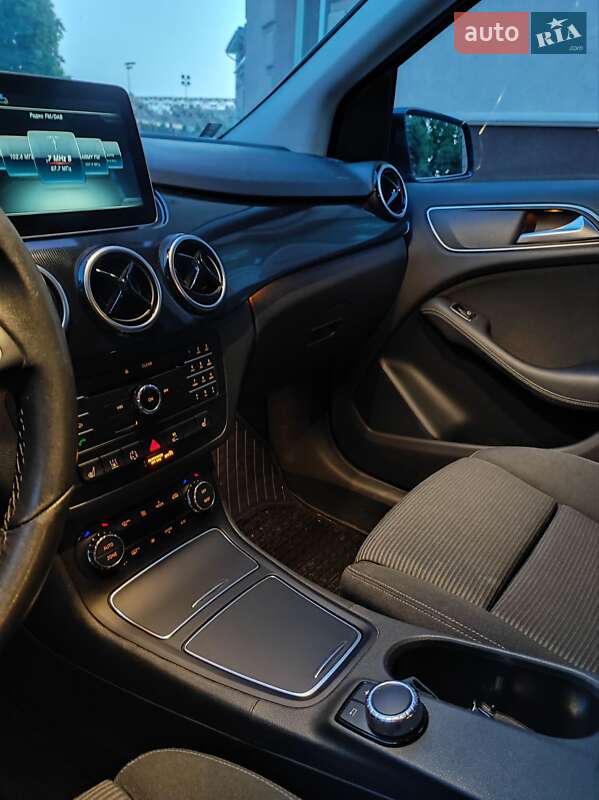 Хэтчбек Mercedes-Benz B-Class 2017 в Сумах