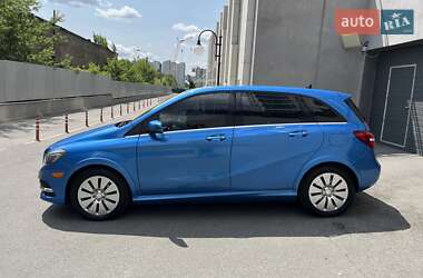 Хэтчбек Mercedes-Benz B-Class 2015 в 