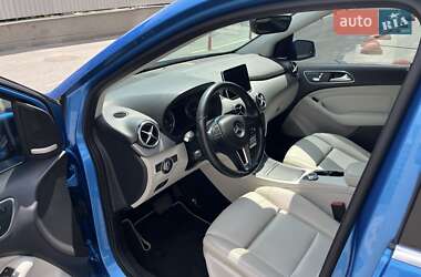 Хэтчбек Mercedes-Benz B-Class 2015 в 