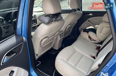 Хэтчбек Mercedes-Benz B-Class 2015 в 