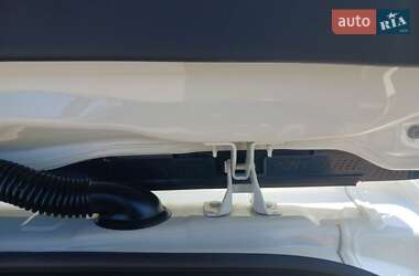 Хэтчбек Mercedes-Benz B-Class 2015 в 