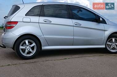 Хэтчбек Mercedes-Benz B-Class 2009 в 