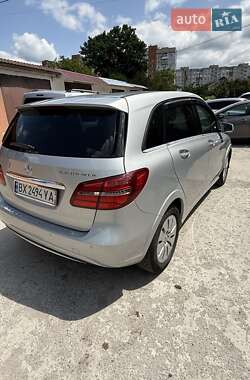 Хэтчбек Mercedes-Benz B-Class 2015 в 