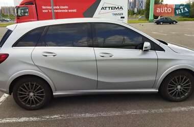 Хэтчбек Mercedes-Benz B-Class 2016 в 