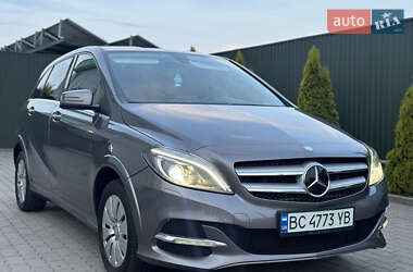 Хэтчбек Mercedes-Benz B-Class 2017 в 