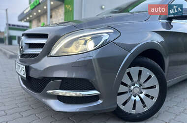 Хэтчбек Mercedes-Benz B-Class 2017 в 