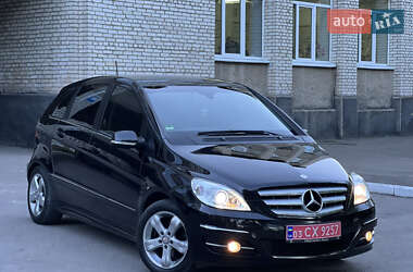 Хэтчбек Mercedes-Benz B-Class 2010 в 