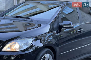 Хэтчбек Mercedes-Benz B-Class 2010 в 