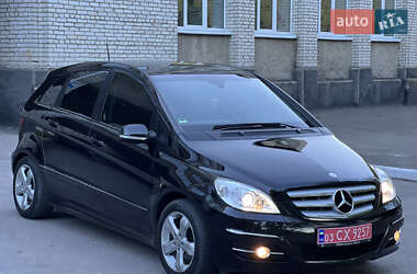 Хэтчбек Mercedes-Benz B-Class 2010 в 