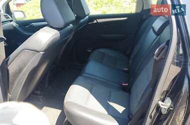 Хэтчбек Mercedes-Benz B-Class 2009 в 