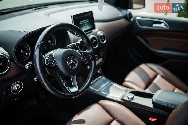 Хетчбек Mercedes-Benz B-Class 2016 в Чернівцях