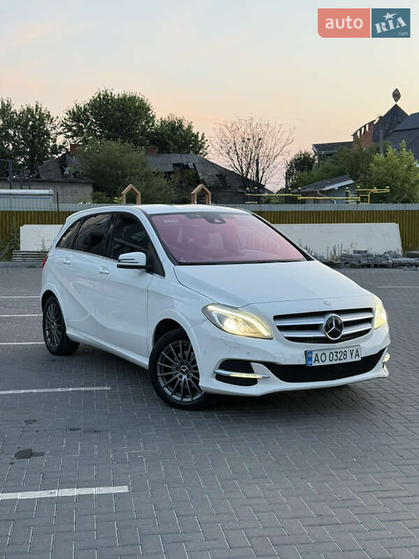 Хэтчбек Mercedes-Benz B-Class 2014 в Ужгороде фото 2 Хэтчбек Mercedes-Benz B-Class 2014 в Ужгороде