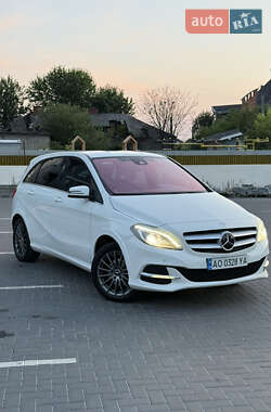 Хэтчбек Mercedes-Benz B-Class 2014 в 
