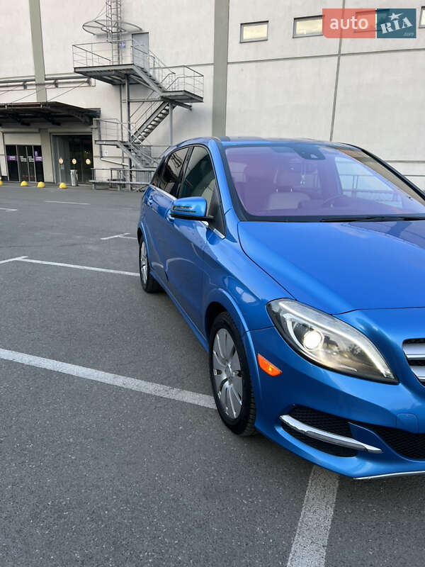 Хэтчбек Mercedes-Benz B-Class 2014 в Киеве