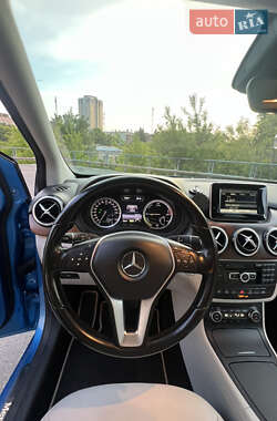 Хэтчбек Mercedes-Benz B-Class 2014 в 