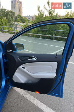 Хэтчбек Mercedes-Benz B-Class 2014 в 