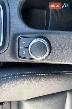 Хэтчбек Mercedes-Benz B-Class 2017 в 