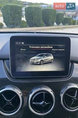 Хэтчбек Mercedes-Benz B-Class 2017 в 